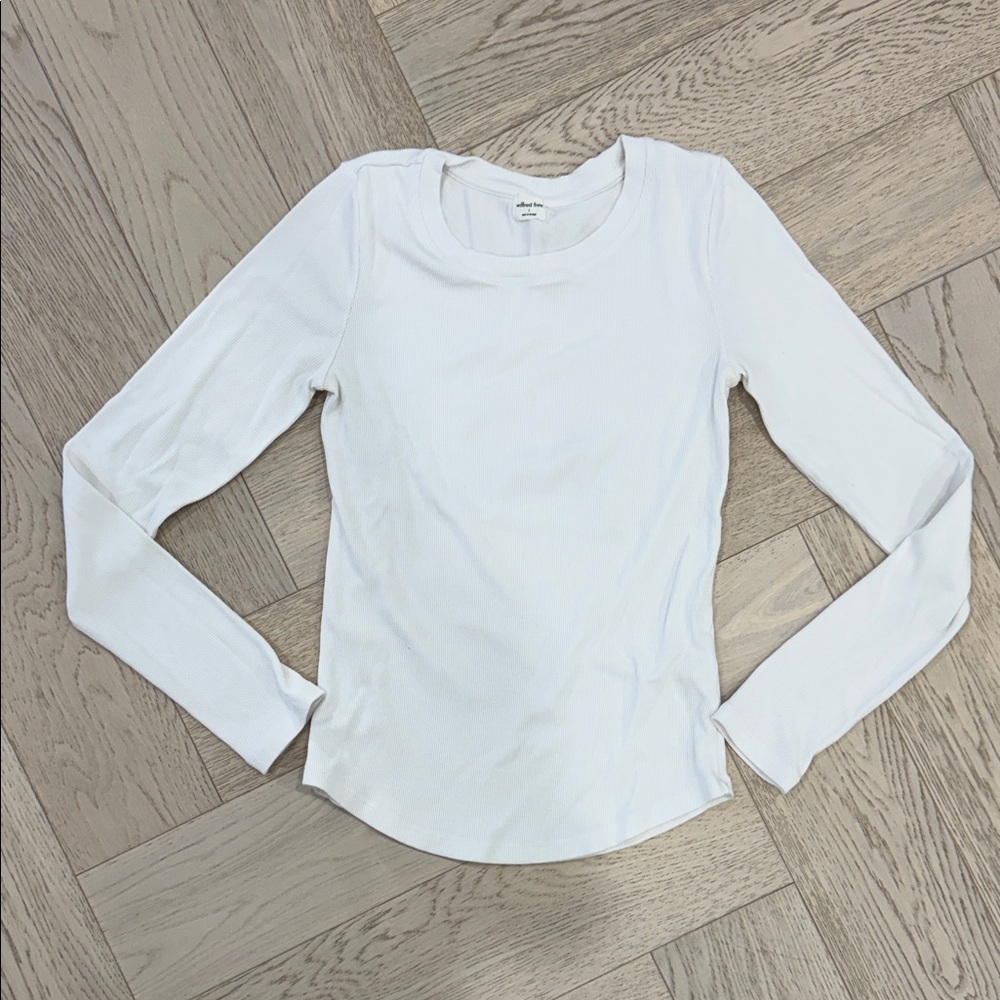 Wilfred Free White Long-Sleeve Crewneck Top